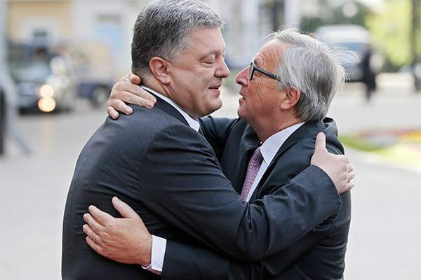 Президент Еврокомиссии не смог устоять без поддержки Порошенко