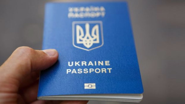 Українцям можуть не видати біометричні паспорти: стали відомі причини