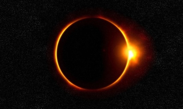 На Землі побачили кільцеве сонячне затемнення. Яскраві фото та відео