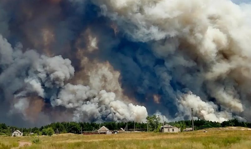 Люди остались без ничего, эвакуации не было: что происходит в эпицентре пожаров на Луганщине