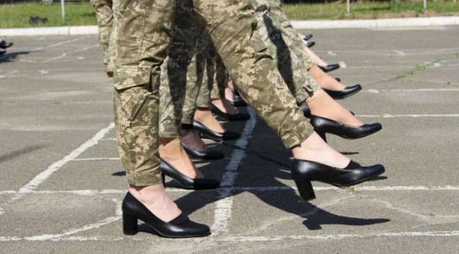 В Україні жінок певних професій зобов’язали стати на військовий облік: кого це стосується