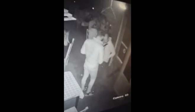 Погрожував запхати до рота гранату і душив: під Запоріжжям відвідувач кафе залякав дівчину, а поліція «закрила очі» (відео)