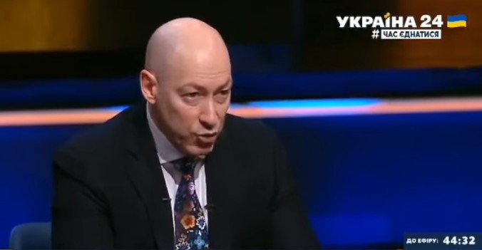 Гордон визнав, що вивіз родину з Києва літаком Ахметова (відео)