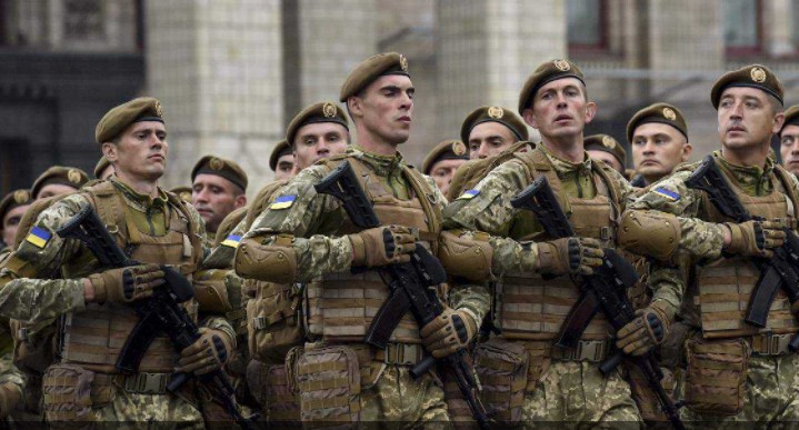 Скільки українців чинитимуть опір у разі вторгнення Росії: свіже опитування