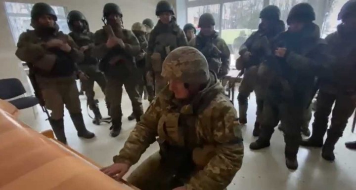 «Знайшлась хвилинка для музики»: український боєць підняв бойовий дух своїх побратимів