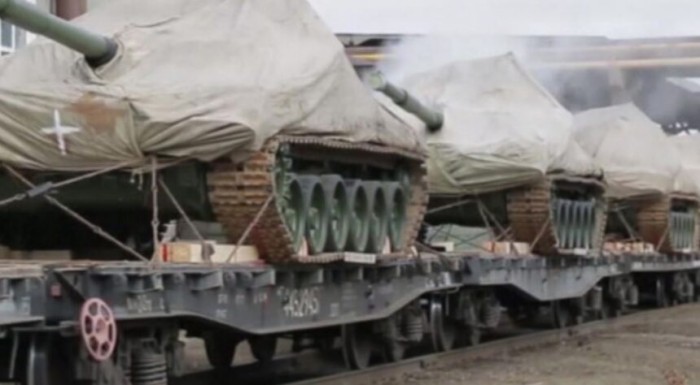 Білоруси пустили під укіс два потяги з російською воєнною технікою