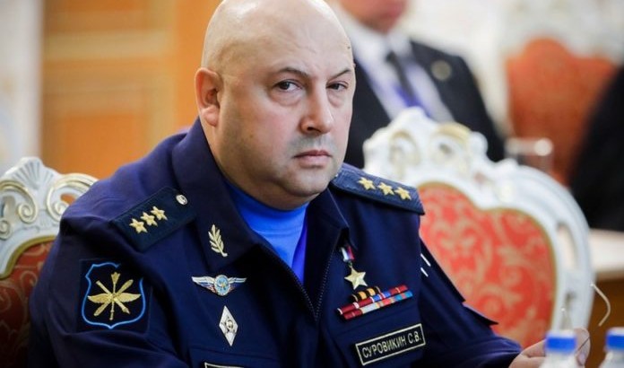 Бомбардуванням України керує генерал РФ Суровікін, який давив танками людей під час путчу ГКЧП
