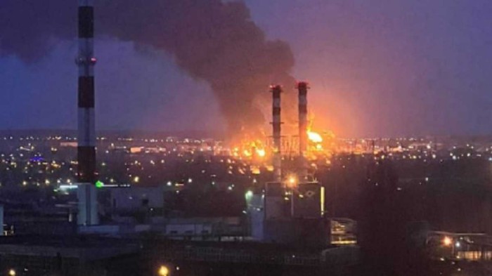 Ймовірно, знову техніка безпеки: після складу боєприпасів у Бєлгороді спалахнула нафтобаза