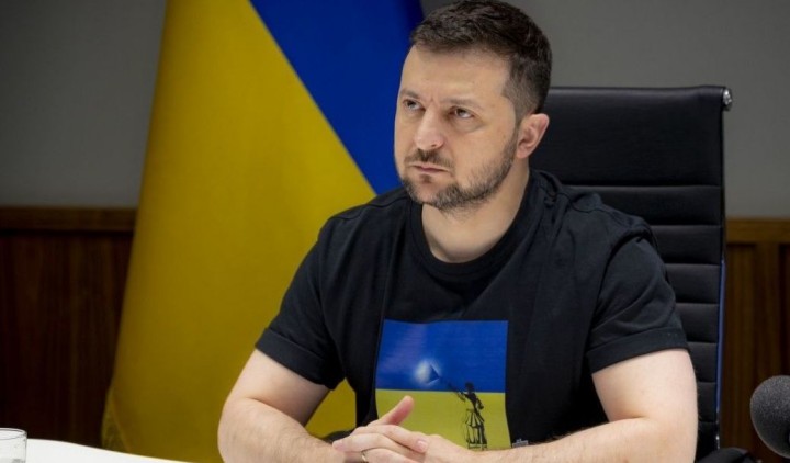 «Скількох жертв можна було уникнути»: як на інтерв’ю Зеленського про підготовку до війни відреагували українці