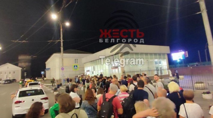 У Бєлгороді повідомляють про «бавовну»: на залізничному вокзалі величезні черги, щоб виїхати з міста