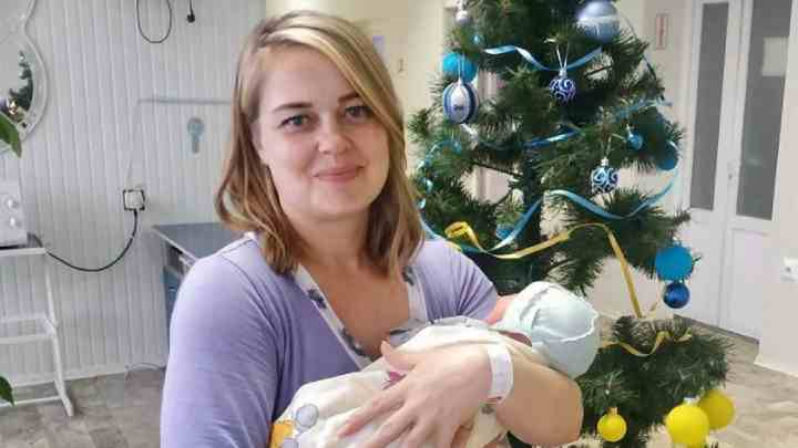 Новорічне диво: у Дніпрі 1 січня народилось лише одне немовля, його батьки під вибухи тікали з Маріуполя