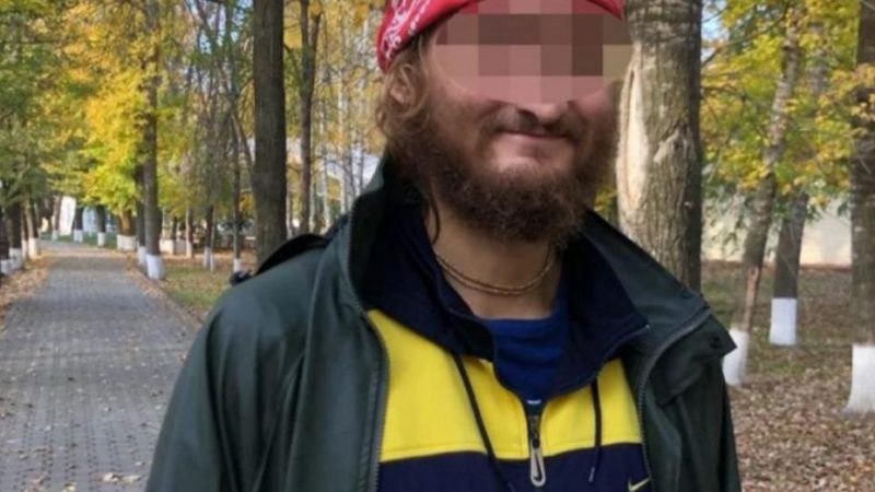 Скандал на 9 травня: чоловік у жовто-синьому одязі виявився любителем «борщу»