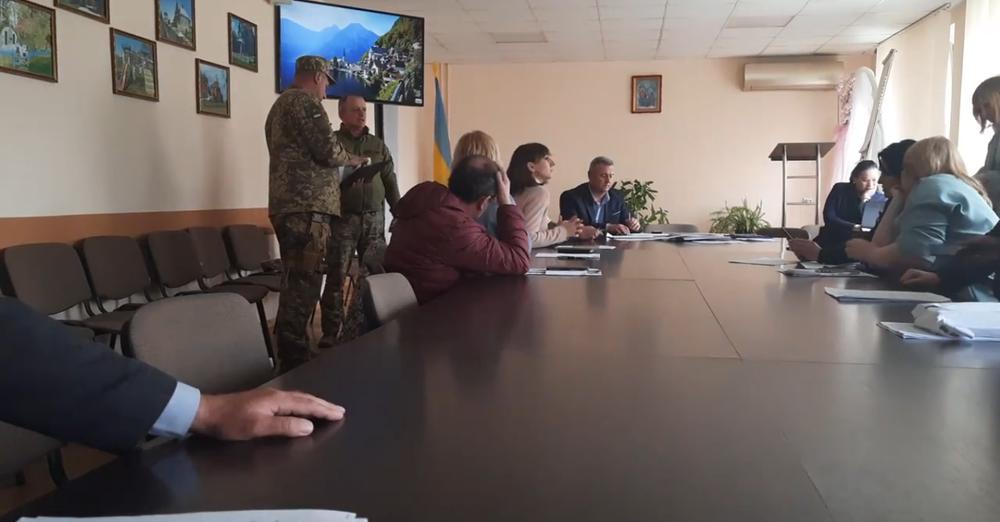 На Тернопільщині військкоми роздали повістки під час сесії: поведінка депутатів неприємно вразила