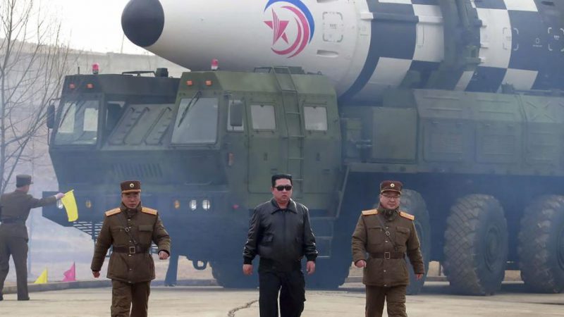 Кім Чен Ин готується до війни: наказав своїм військам прискоритися — Reuters