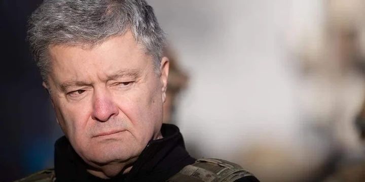 Порошенко заявив, що його вкотре не випустили за кордон. У Раді відреагували