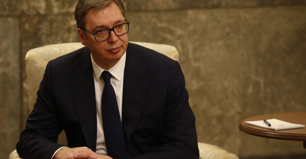 Латвія та Литва не пускають літак Вучича в Росію на парад 9 травня