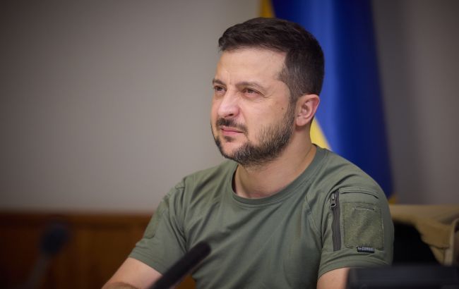 Зеленський у День перемоги над нацизмом: у них ідол — дід на Красній площі, у нас — герої