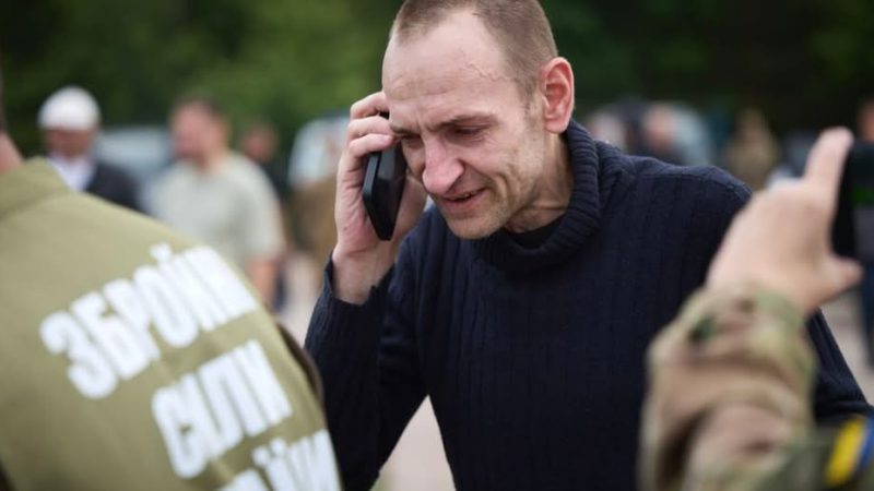 «Я люблю свою країну, не продам її нізащо»: перші емоції воїнів, які повернулися додому