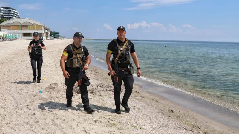 У Затоці на пляжі підірвалися дві людини: перші подробиці