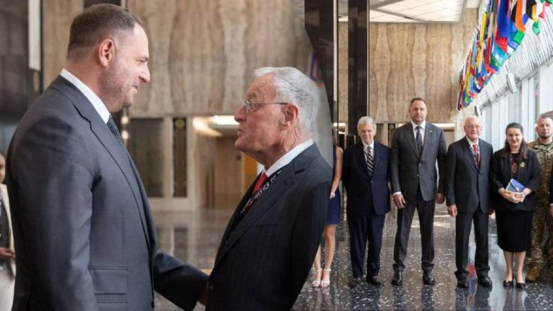 Єрмак провів переговори з Келлогом та видав ультиматум Росії — що відомо