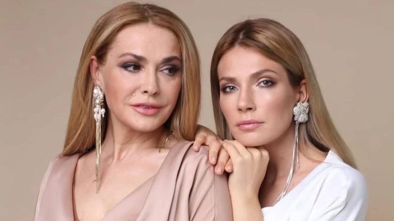 Ольга Сумська звернулася до старшої доньки, яка живе в Росії, та показала архівне фото з нею