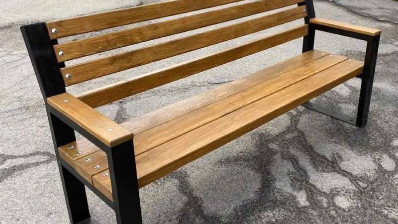 Війна війною, а благоустрій — за планом: у Сумах закуповують лавки та урни на 700 000 гривень