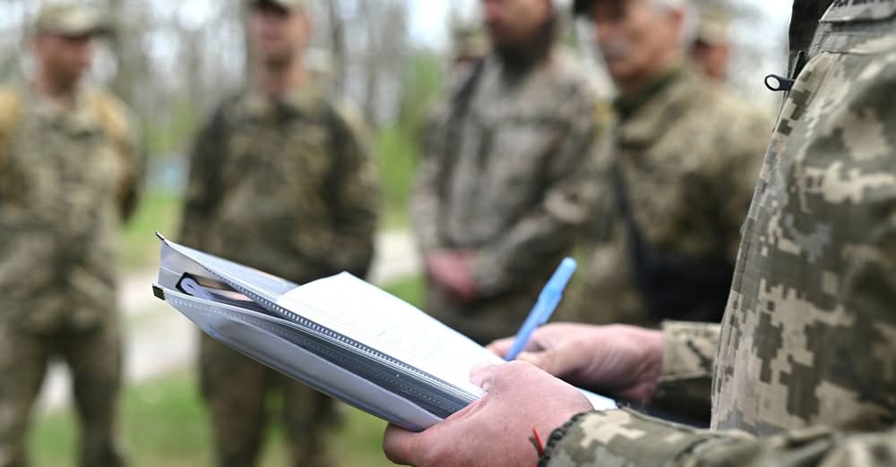 На хабарі погорів начальник збірного пункту Київського ТЦК: які «вирішував питання»
