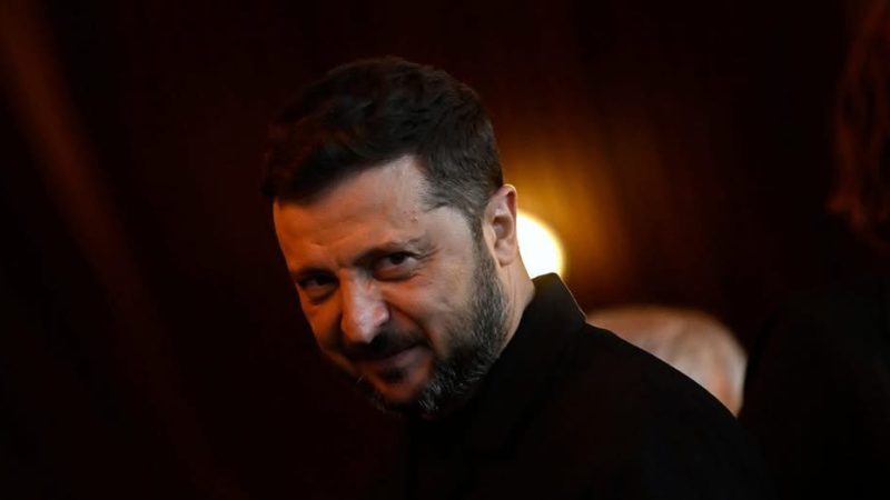 Декриміналізація порнографії в Україні: Зеленський відповів на петицію