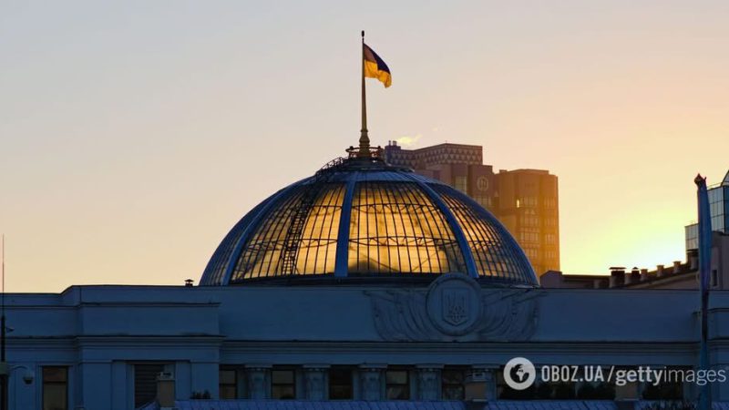 В Україні продовжили воєнний стан і мобілізацію: названо терміни