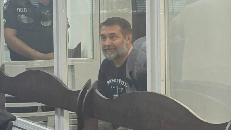 Обіцяв піти на фронт, «коли все закінчиться»: ексглаву Луганської ОВА Гайдая відправили в СІЗО