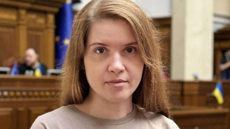 Скандалам немає меж: у Раді підтримали постанову про відсторонення Безуглої від засідань