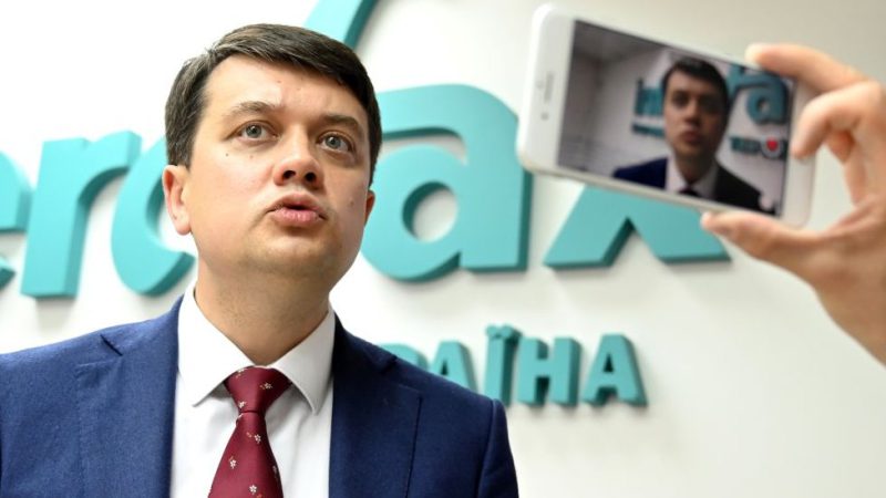Рaзумков – Зеленському! “Якщо в тебе Володя ще є хоч капля совісті, скасуй те, що зараз твої слуги проголосували, бо люди тобі цього ніколи не пробачать”