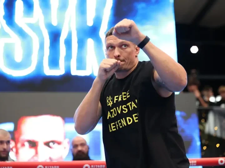 Олександр Усик – про Різдво: «Деякі українці святкують сьогодні, дорогі друзі» (відео)