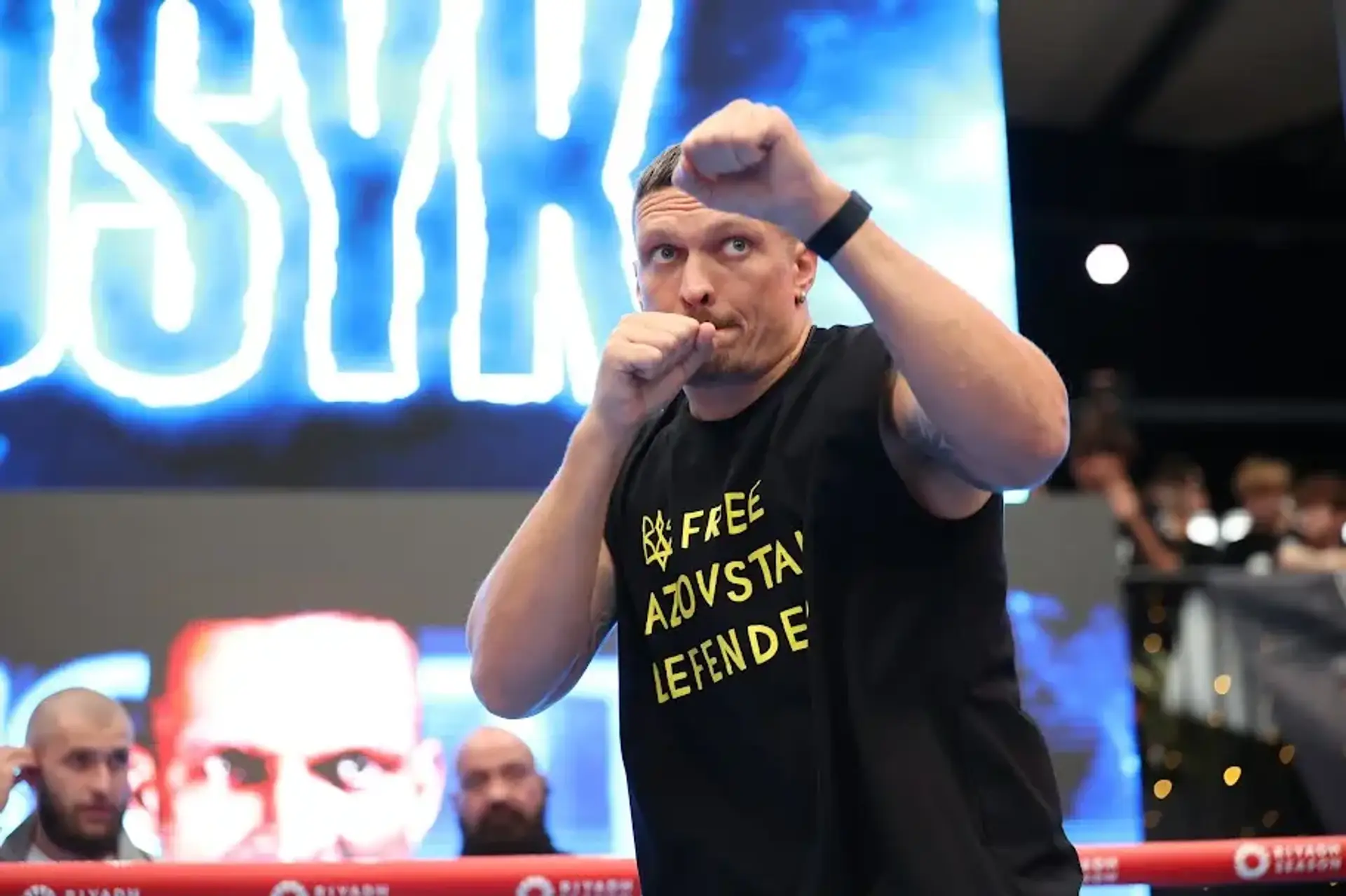 Олександр Усик – про Різдво: «Деякі українці святкують сьогодні, дорогі друзі» (відео)