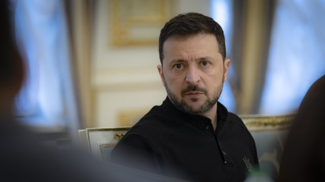 Стало відомо, скільки відсоткі українців все ще довіряють Зеленському