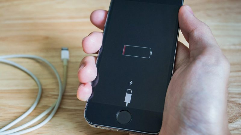 Головні правила зарядки телефона, про які мало хто знає. Батарея буде служити набагато довше