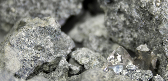 В недрах Земли обнаружили квадриллион тонн недоступных алмазов