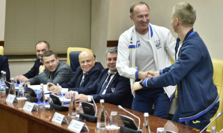 Петраков офіційно став головним тренером збірної України: умови контракту