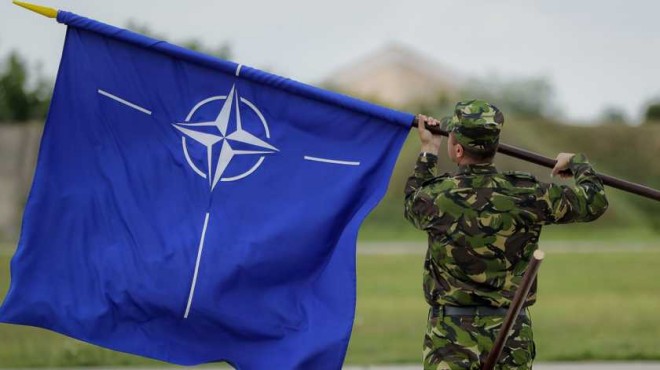 Членство України в НАТО підтримують понад половина українців