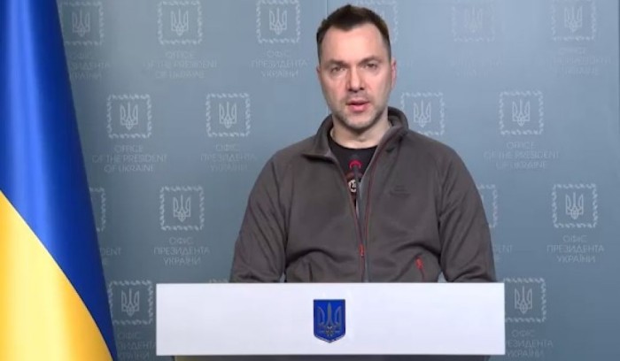 «Був упевнений, що ми не виживемо»: Арестович про те, чому не розповідав українцям у перші дні про «каюк»
