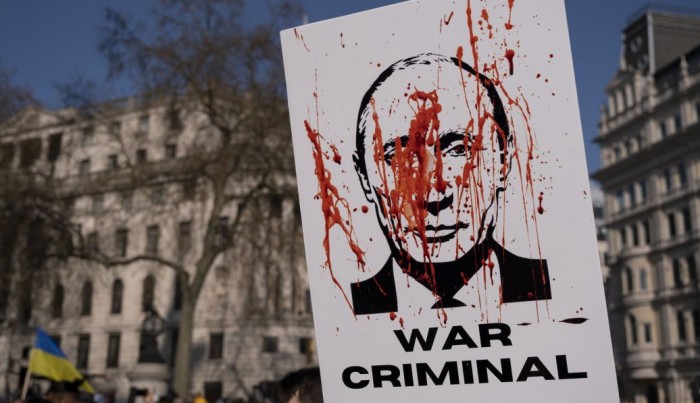 Путін викликав до Росії спеціалістів із бочкових бомб: готує удар по Україні — Guardian