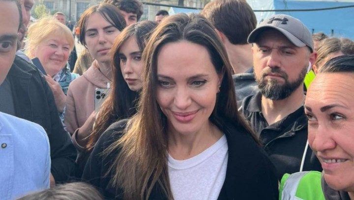 Російське видання оскандалилося через новину про приїзд Анджеліни Джолі до України