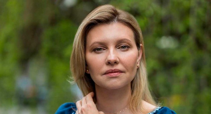 Вперше без чоловіка: Олена Зеленська щемливо привітала з Днем вишиванки