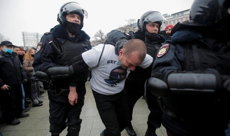 У Москві злякалися мітингу проти мобілізації — за тривогою викликають поліцейських з кийками