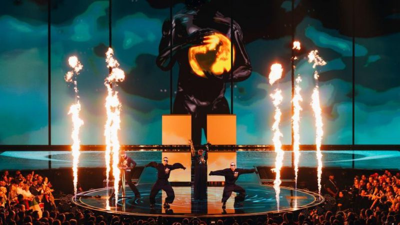 «Євробачення-2023»: TVORCHI змусили залу аплодувати стоячи після потужного виконання Heart of Steel