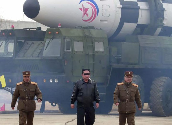 Кім Чен Ин готується до війни: наказав своїм військам прискоритися — Reuters