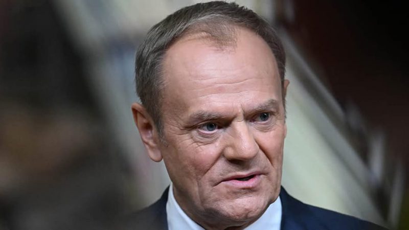Туск підтвердив, що США спинили військову допомогу Україні