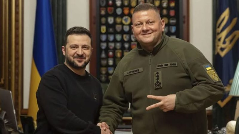 Зеленський та Залужний: як змінилися їхні рейтинги та кому українці довіряють найбільше
