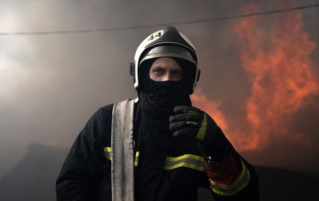 РФ вдарила дроном «Молнія» по заправці у Харкові: поранено працівника