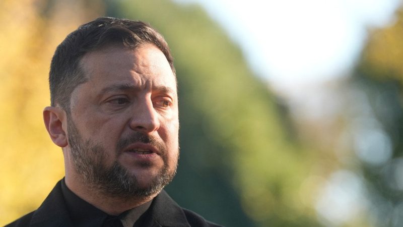 Зброя від Трампа, зустріч з Путіним та вихід з Донбасу: головні заяви Зеленського в розмові з журналістами